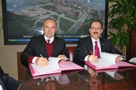 Uşak Belediyesi yeni hizmet binasının yapım protokolü imzalandı
