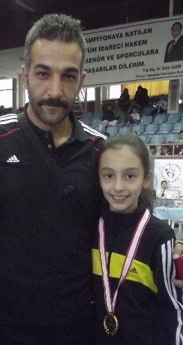 Uşak Üftade Ortaokulu öğrencisi tekvandoda Türkiye şampiyonu oldu