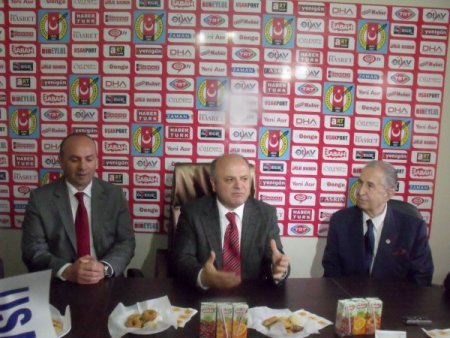 Uşak Valisi Çakacak: Basın, Modern Dünyamızın Olmazsa Olmazıdır