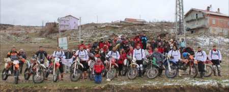 Uşaklı dağcı ve motokrosçular Çanakkale şehitleri için yürüdü