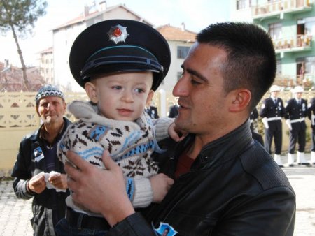 Uşaklı şehit polis Ömer Yazıcı son yolculuğuna uğurlandı