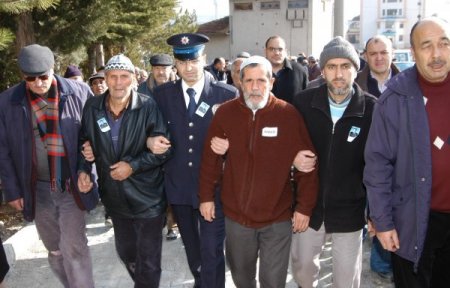 Uşaklı şehit polis Ömer Yazıcı son yolculuğuna uğurlandı