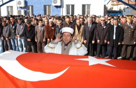 Uşaklı şehit polis Ömer Yazıcı son yolculuğuna uğurlandı