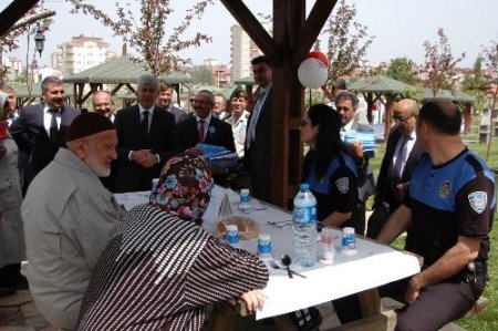 Uşak’ta aileler piknikte bir araya geldi