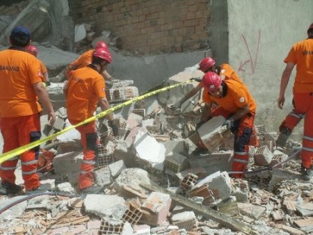 Uşak’ta deprem tatbikatı düzenlendi