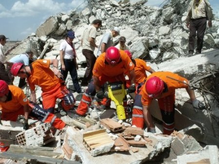 Uşak’ta deprem tatbikatı düzenlendi