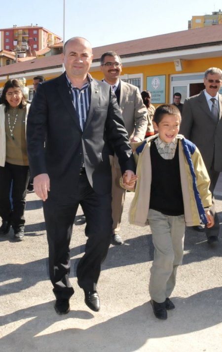 Uşak'ta Engelli Vatandaşlar, Engelli Aracı ile Rahat Edecekler