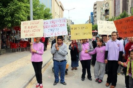 Uşak’ta 'Engelsiz Yaşam Yürüyüşü' yapıldı
