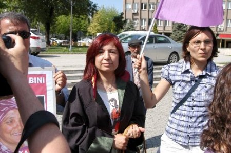 Uşak'ta eski eşi tarafından öldürülen Nermin Şen'in davası başladı