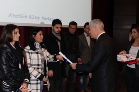 Uşak'ta girişimci kursiyerler sertifika aldı