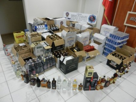 Uşak’ta kaçak içki ve sigara ele geçirildi