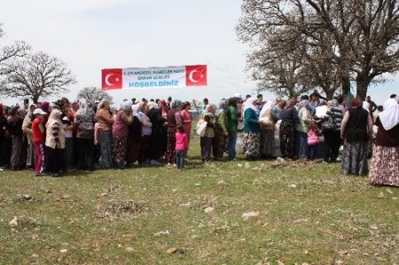 Uşak'ta kurulacak taş ocağına piknikli tepki