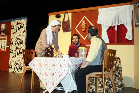 Uşak'ta öğrencilere terörün gerçek yüzü 'Karanfil Kokusu' ile anlatıldı