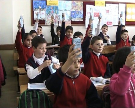 Uşak'ta okul sütü dağıtımına başlandı