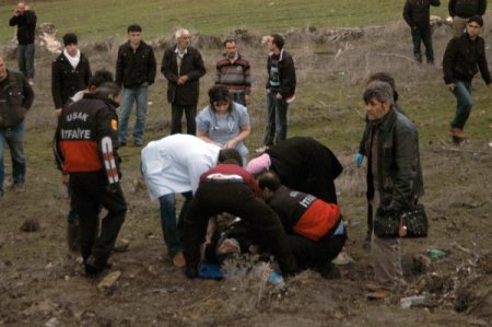 Uşak'ta servis aracı devrildi: 29 yaralı
