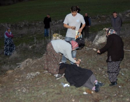 Uşak'ta servis aracı devrildi: 29 yaralı