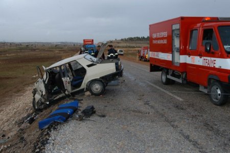 Uşak'ta trafik kazası: 2 ölü, 4 yaralı (2)