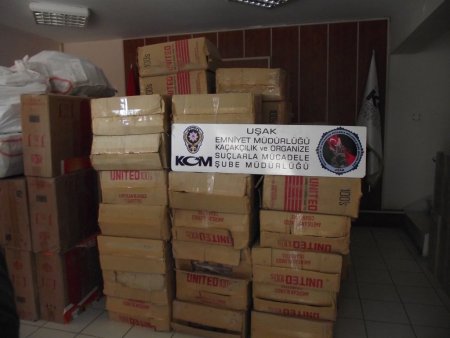 Uşak'ta yaklaşık 150 bin paket kaçak sigara ele geçirildi