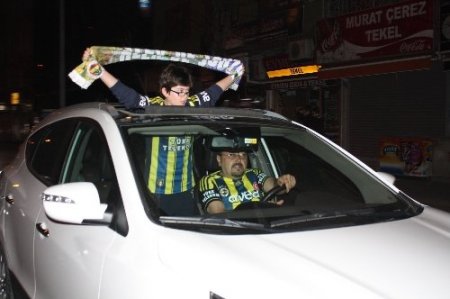 Uşak'ta yarı final coşkusu