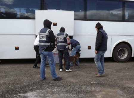 Uşak'ta yolcu otobüsünde 750 gram toz esrar ele geçirildi