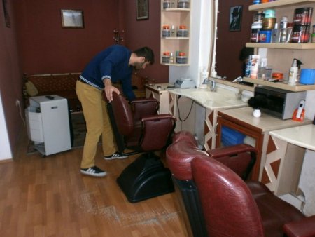 Uşak'ta zabıta ekipleri kuaförleri denetledi