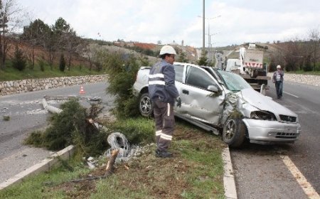 Uşak’taki trafik kazasında 3 kişi yaralandı