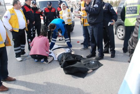 Üst geçidi kullanmadı canından oldu