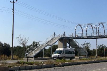 Üst Geçit İnşaatı İçin Kablolar Yer Altına Alındı