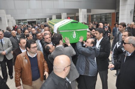 Usta sanatçı Mustafa Can dua ve gözyaşlarıyla toprağa verildi