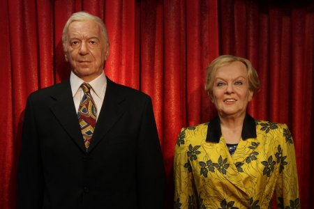 Usta tiyatrocu Metin Serezli, balmumu heykeliyle hatırlanacak