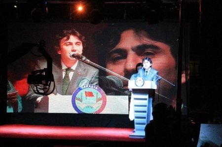 Üstad, Sakarya Nehri üzerinde düzenlenen şiir akşamıyla anıldı