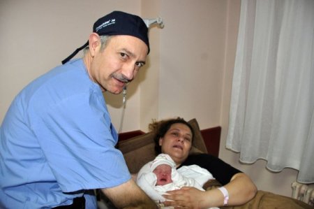 Üsteğmenin Şehadetinden 7 Ay Sonra Bir Kızı Dünyaya Geldi