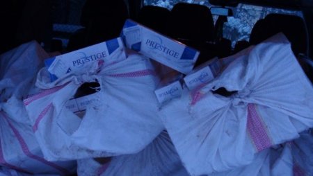 Uygulama noktasından kaçan araçta kaçak sigara bulundu