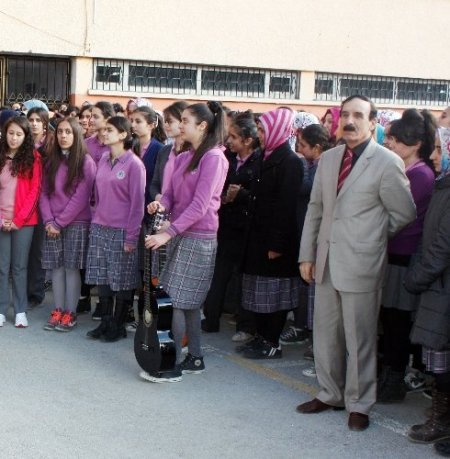 Uyurken kalp krizi geçiren okul müdürü hayatını kaybetti