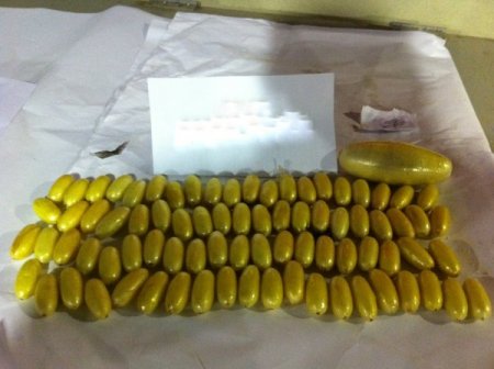 Uyuşturcuyu midelerinde taşıdılar