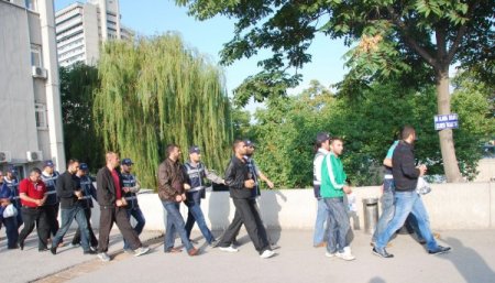 Uyuşturucu çetesine 60 ayrı adreste operasyon