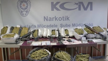 Uyuşturucu çetesine 60 ayrı adreste operasyon