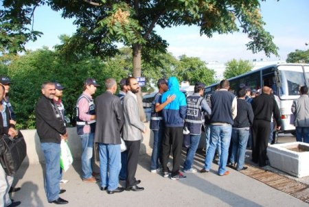 Uyuşturucu çetesine 60 ayrı adreste operasyon