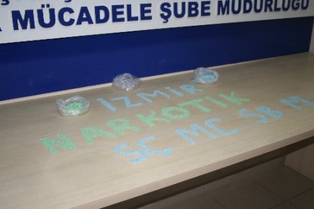 Uyuşturucu hapla yakalanan genç kız, kuryeliğe zorlandığını söyledi