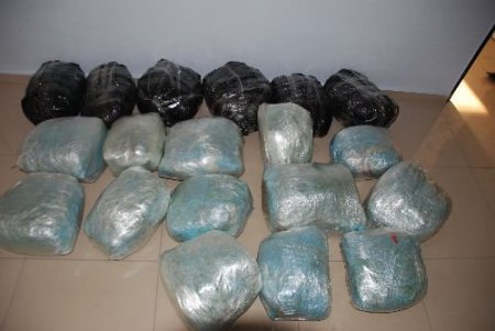 Uyuşturucu Madde Sevkıyatı Yapan 4 Kişi Yakalandı