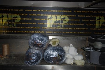 Uyuşturucu operasyonu polis kamerasında