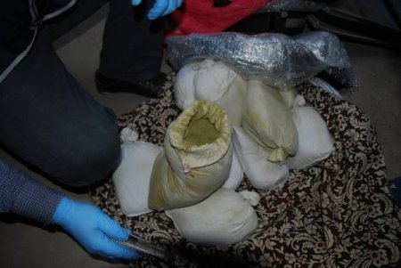 Uyuşturucu operasyonu polis kamerasında