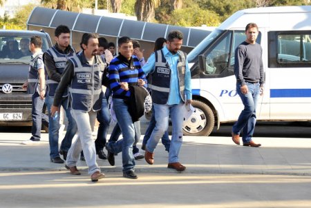 Uyuşturucu saklamak için aile kiralıyorlar