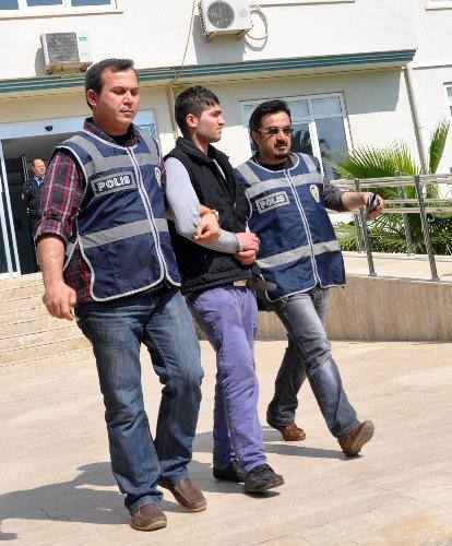 Uyuşturucu satıcıları suçüstü yakalandı