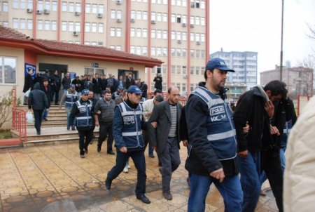 Uyuşturucu Satıcılarına Operasyon: 13 Kişi Gözaltına Alındı