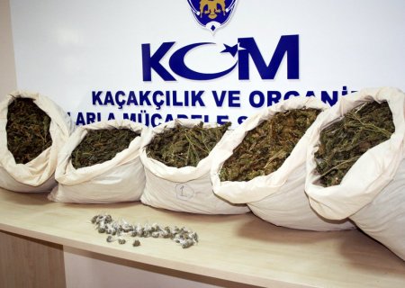 Uyuşturucu satıcılarına Özel Harekat ve helikopter destekli operasyon yapıldı