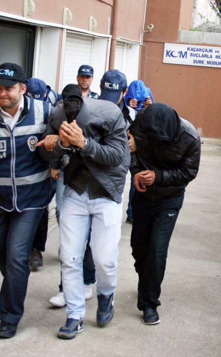 Uyuşturucu satıcılarına Özel Harekat ve helikopter destekli operasyon yapıldı