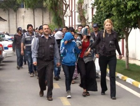 Uyuşturucudan gözaltına alınan torbacı, '7 çocuk babasıyım' deyip iş istedi!