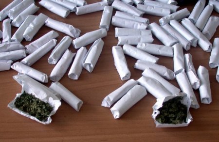 Uyuşturucuya başlamada kız arkadaşın etkisi daha fazla oluyor