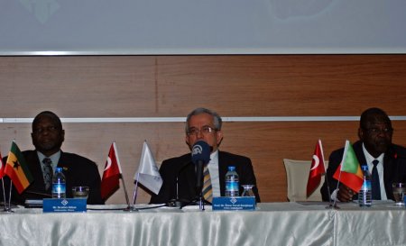 Uzmanlar, seçime hazırlanan Mali'de savaş tehlikesine dikkat çekiyor